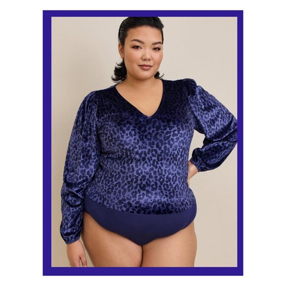 NWT Torrid 3X Blue Leopard Print Stretch Velvet V-Neck Long Sleeve Bodysuit - Picture 1 of 8